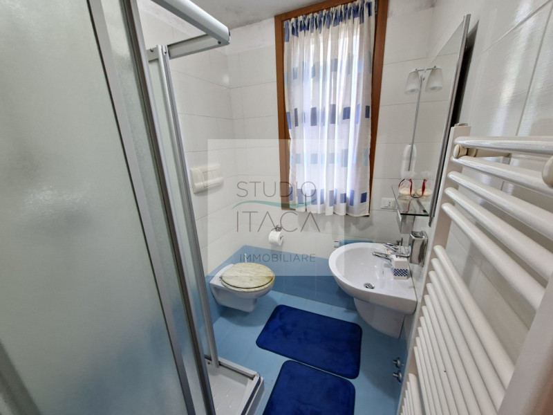 Studio Itaca Immobiliare ha il piacere di proporre in vendita a Due Carrare, all'interno di un qu...