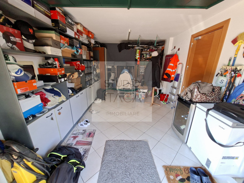 Studio Itaca Immobiliare ha il piacere di proporre in vendita a Due Carrare, all'interno di un qu...