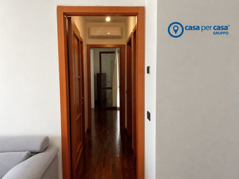 APPROVATO GRUPPO CASA PER CASA: VALUTATO, CONTROLLATO, GESTITO IN ESCLUSIVA.

ZONA:
L'immobile è ...