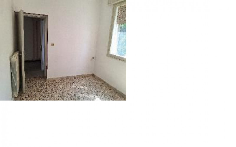 APVE 6-26

Vendesi all'asta appartamento 2 piano 3 camere in data 18  giugno 2026

Appartamento a...