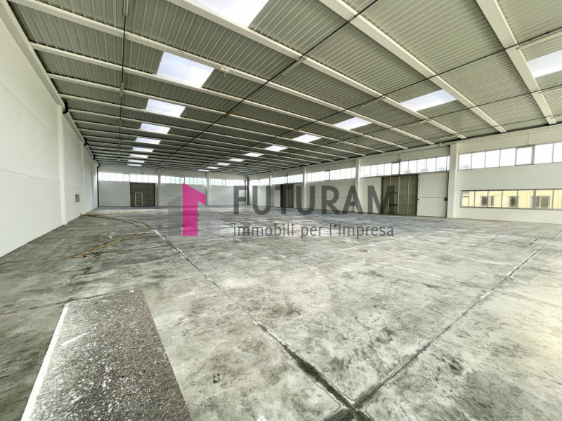 RIF:159NM - MIRA (VE) - PER INFO 0444/310220

Propongo in affitto un capannone di 3000 mq in zona...