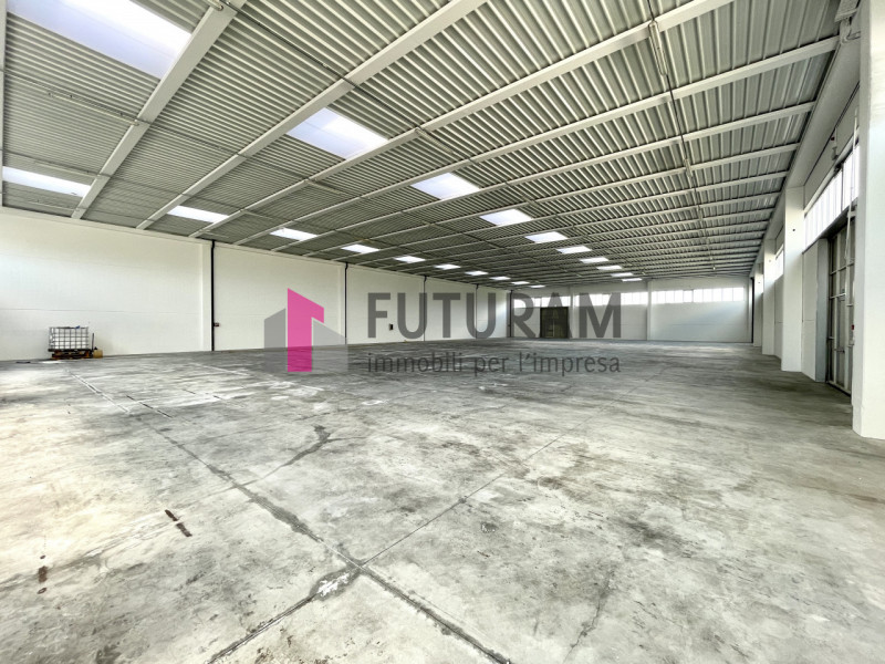 RIF:159NM - MIRA (VE) - PER INFO 0444/310220

Propongo in affitto un capannone di 3000 mq in zona...