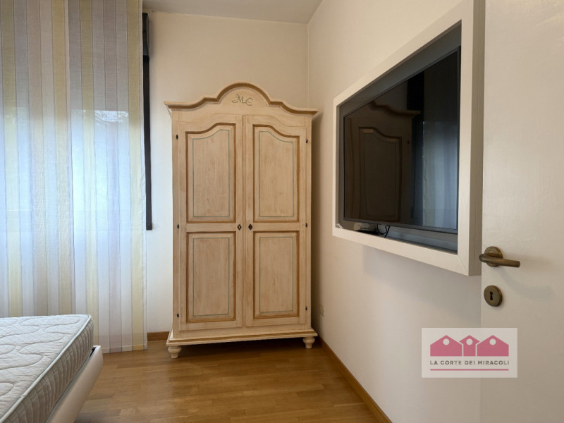 ZONA BANCHE: CURATO E LUMINOSO MINI APPARTAMENTO CON SOFFITTA IN ZONA TRANQUILLA E BEN ABITATA, A...