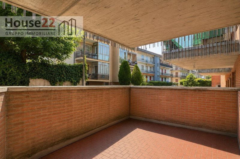 ZONA PISCINE, IN VIA GINO ALLEGRI N.24 -VICENZA. Proponiamo in vendita un interessante BILOCALE s...