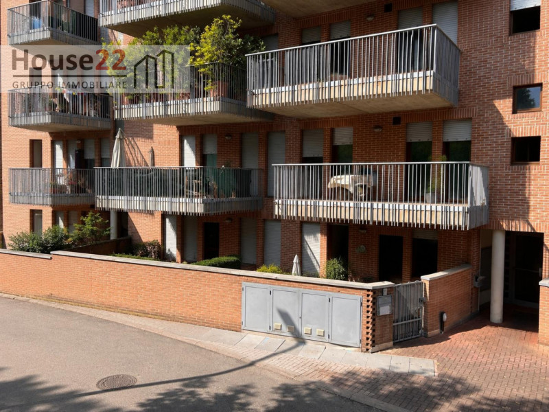 ZONA PISCINE, IN VIA GINO ALLEGRI N.24 -VICENZA. Proponiamo in vendita un interessante BILOCALE s...