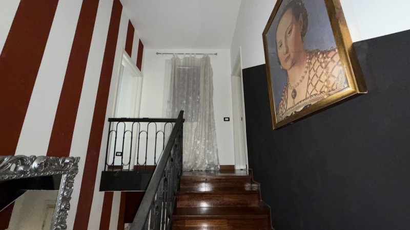 Nostra ESCLUSIVA splendida casa singola terratetto situata nel tranquillo e ricercato quartiere d...