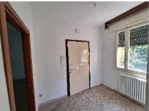 APVE 8-26

Vendesi all'asta appartamento al 3 piano 2  camere in data 18  giugno 2026

Appartamen...