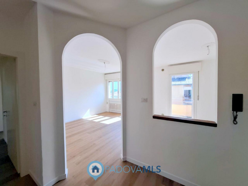Immobile in esclusiva al Gruppo Padova MLS
ARCELLA ULTIMO PIANO RISTRUTTURATO €.248.000 - rif. GB...