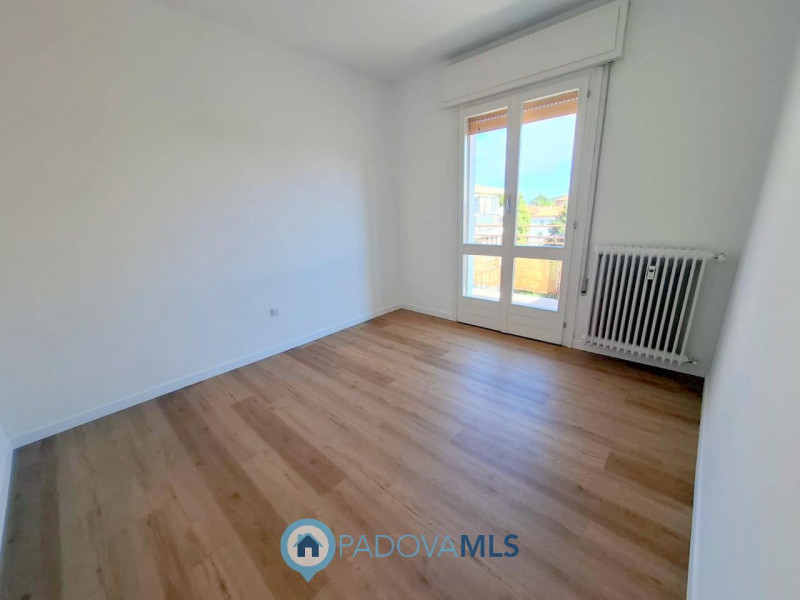 Immobile in esclusiva al Gruppo Padova MLS
ARCELLA ULTIMO PIANO RISTRUTTURATO €.248.000 - rif. GB...