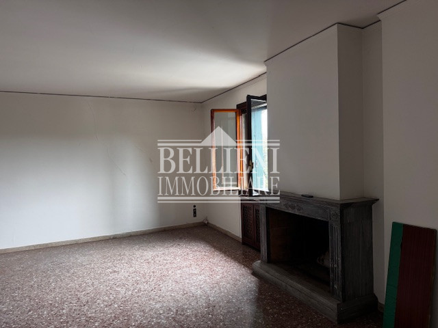 CENTRO STORICO - Proponiamo in vendita all’interno di un elegante palazzo storico composto da sol...