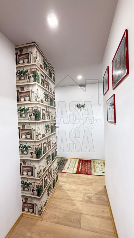 Scopri questo splendido appartamento al primo piano dotato di ascensore, situato nel cuore di Aba...