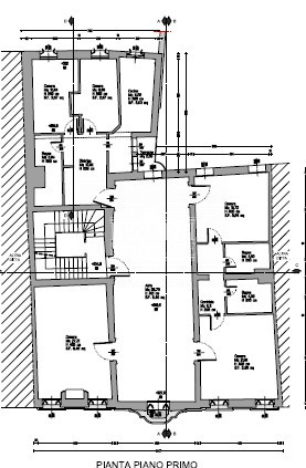 CENTRO STORICO - Proponiamo in vendita all’interno di un elegante palazzo storico composto da sol...