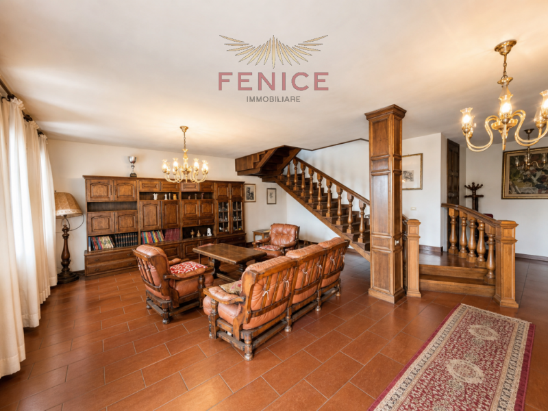 Scopri questa splendida villa con dependance situata nel cuore di Possagno a pochi metri dal Temp...
