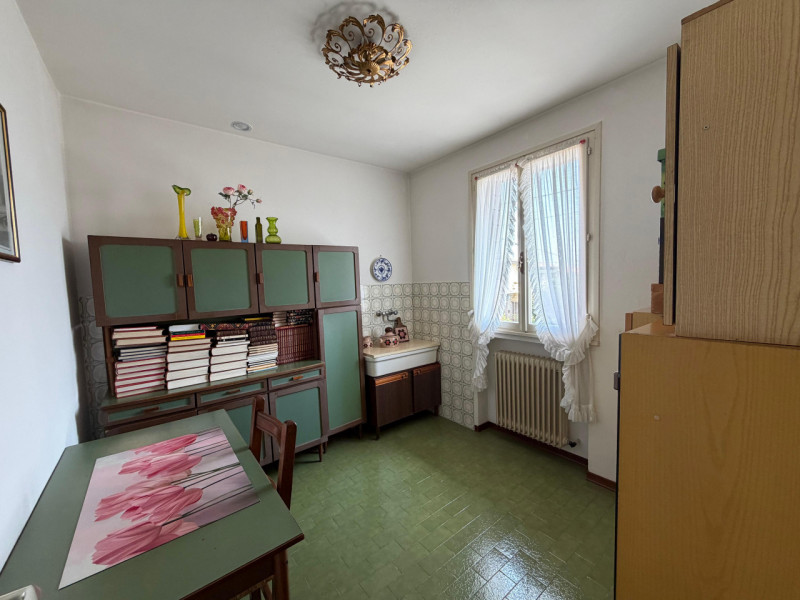 A Montegrotto Terme, nel cuore di Turri, proponiamo una villa indipendente dagli spazi generosi, ...