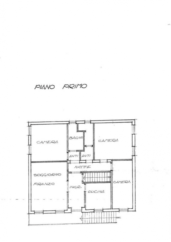 A Montegrotto Terme, nel cuore di Turri, proponiamo una villa indipendente dagli spazi generosi, ...