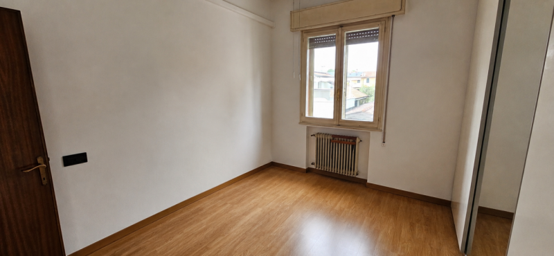 NOVENTA PADOVANA Centro. Proponiamo un luminoso appartamento quadrilocale situato nel cuore di No...