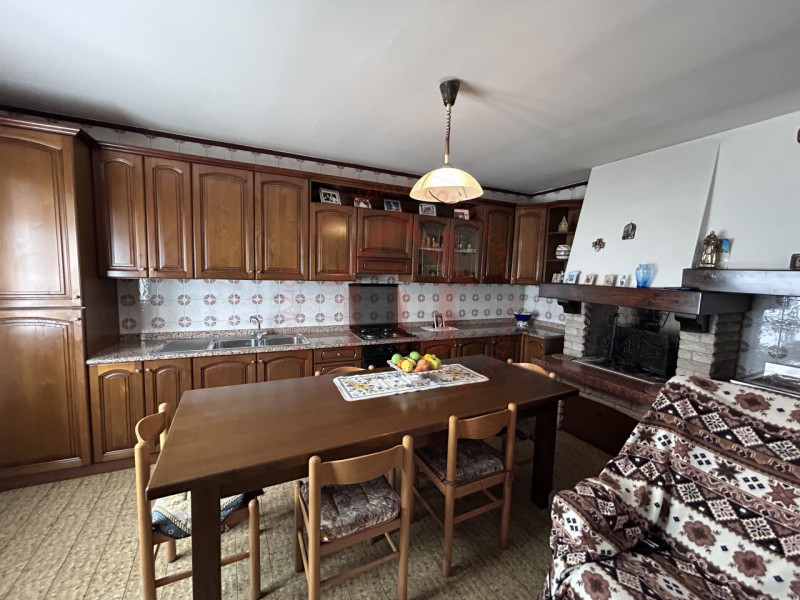 RIF: FR031 GRANTORTO - PADOVA Proponiamo in vendita casa a schiera su due livelli con plateatico ...