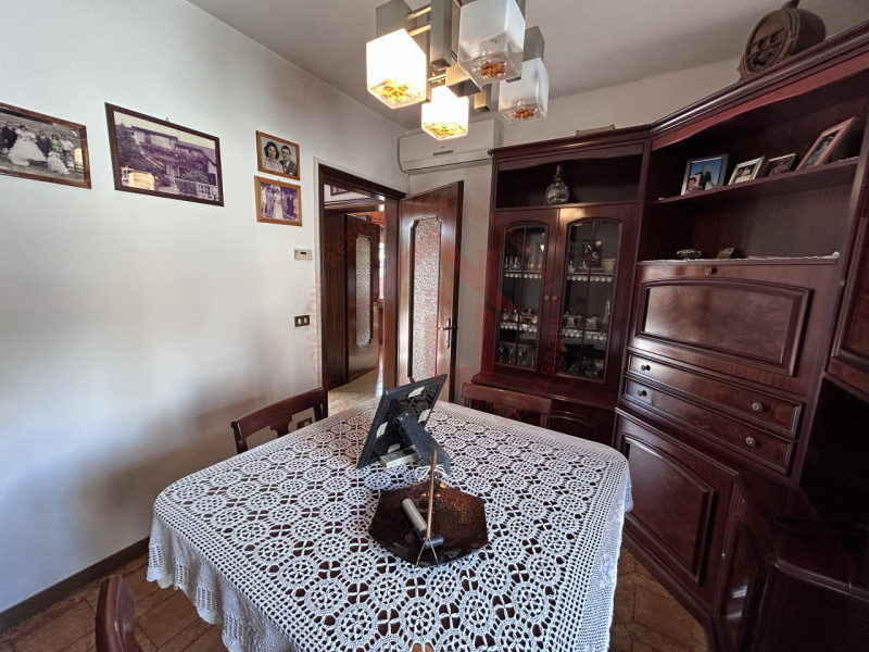 RIF: FR031 GRANTORTO - PADOVA Proponiamo in vendita casa a schiera su due livelli con plateatico ...