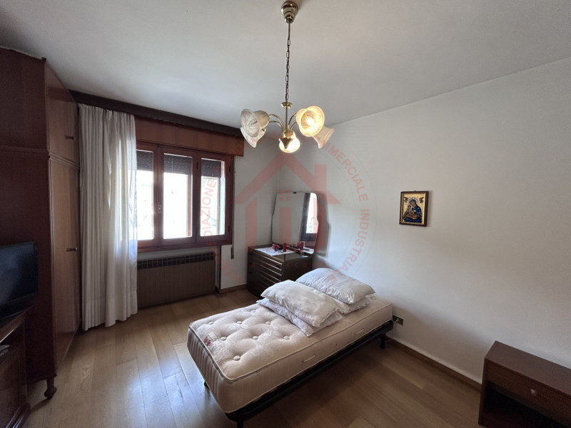 RIF: FR031 GRANTORTO - PADOVA Proponiamo in vendita casa a schiera su due livelli con plateatico ...