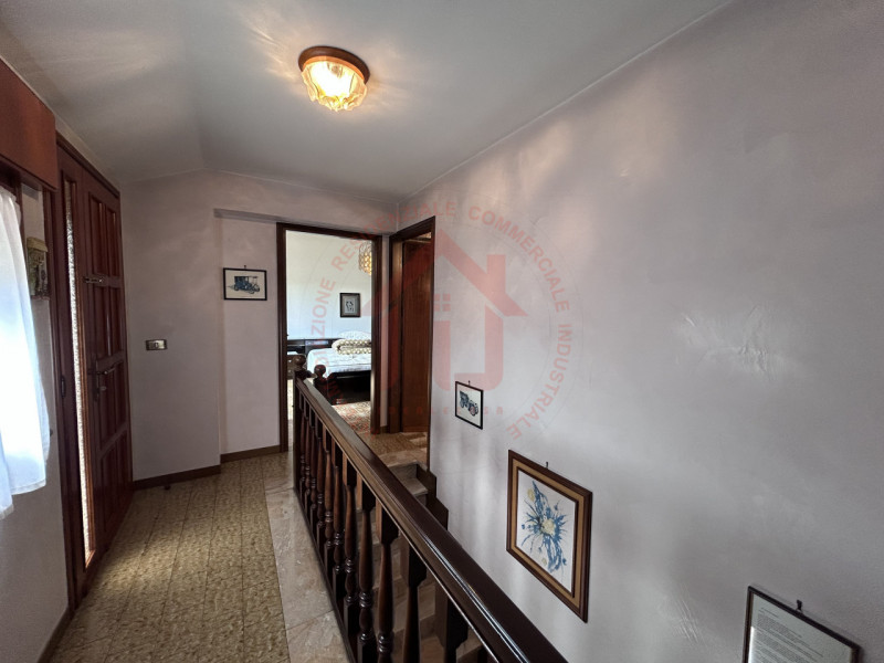 RIF: FR031 GRANTORTO - PADOVA Proponiamo in vendita casa a schiera su due livelli con plateatico ...