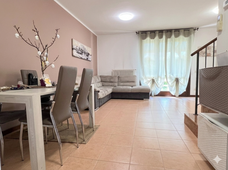 MONTA’ – PADOVA | Porzione indipendente in quadrifamiliare con giardino.

A soli 10 minuti dal ce...