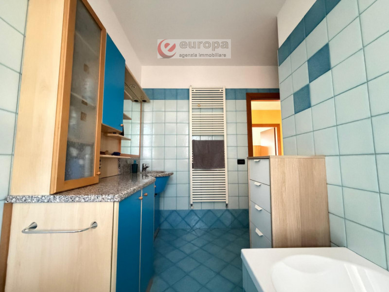 Nella tranquilla zona residenziale di Ospedaletto (VI), adiacente ai campi sportivi e capolinea a...