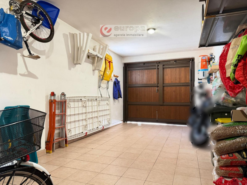 Nella tranquilla zona residenziale di Ospedaletto (VI), adiacente ai campi sportivi e capolinea a...
