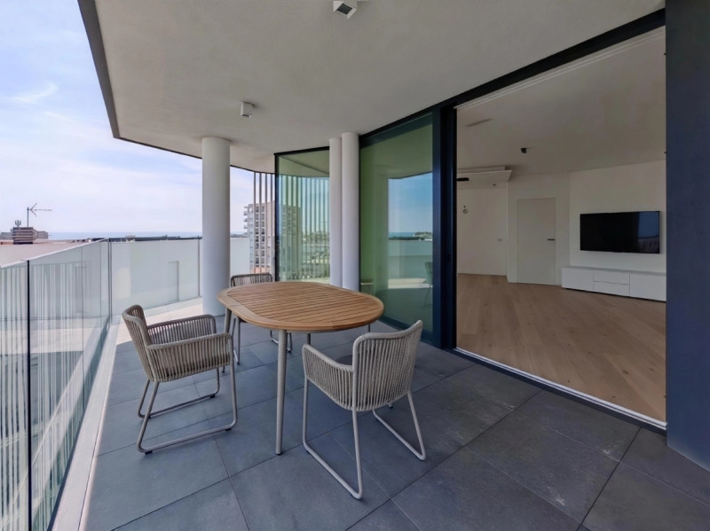 JESOLO: Scopri questo straordinario attico in vendita: Jesolo Lido, The Skyline Penthouse.

Inser...