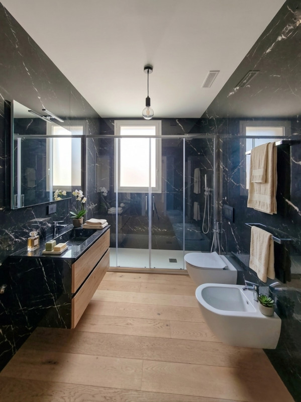 JESOLO: Scopri questo straordinario attico in vendita: Jesolo Lido, The Skyline Penthouse.

Inser...