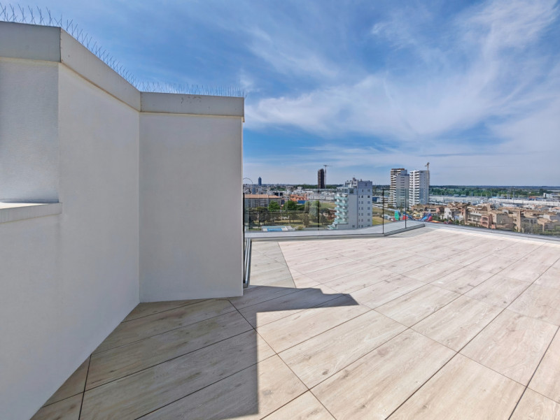 JESOLO: Scopri questo straordinario attico in vendita: Jesolo Lido, The Skyline Penthouse.

Inser...