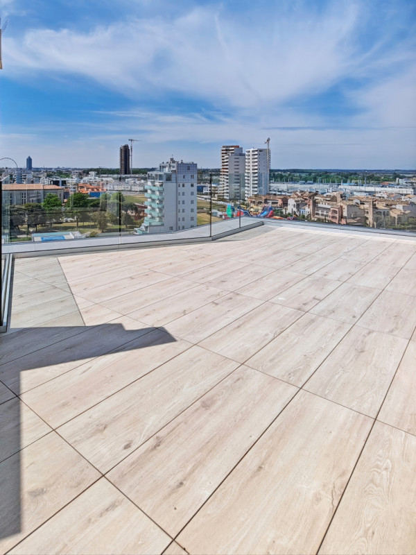 JESOLO: Scopri questo straordinario attico in vendita: Jesolo Lido, The Skyline Penthouse.

Inser...