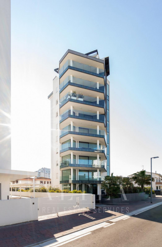 JESOLO: Scopri questo straordinario attico in vendita: Jesolo Lido, The Skyline Penthouse.

Inser...