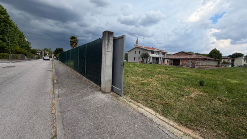 Scopri un'opportunità imperdibile nel cuore di Canizzano, una delle zone più ricercate di Treviso...