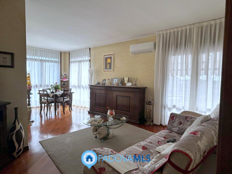 Immobile in esclusiva al Gruppo Padova MLS

PADOVA – TORRE | Luminoso appartamento con 2 camere, ...