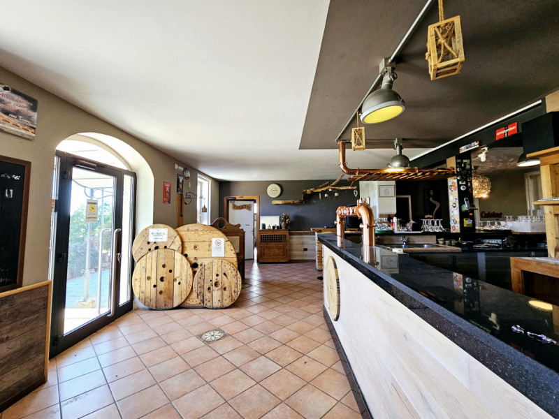 Proponiamo in vendita, nel suggestivo contesto dei Colli Berici a Sarego, interessante opportunit...