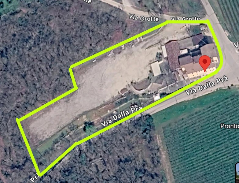 Proponiamo in vendita, nel suggestivo contesto dei Colli Berici a Sarego, interessante opportunit...