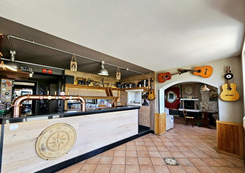 Proponiamo in vendita, nel suggestivo contesto dei Colli Berici a Sarego, interessante opportunit...