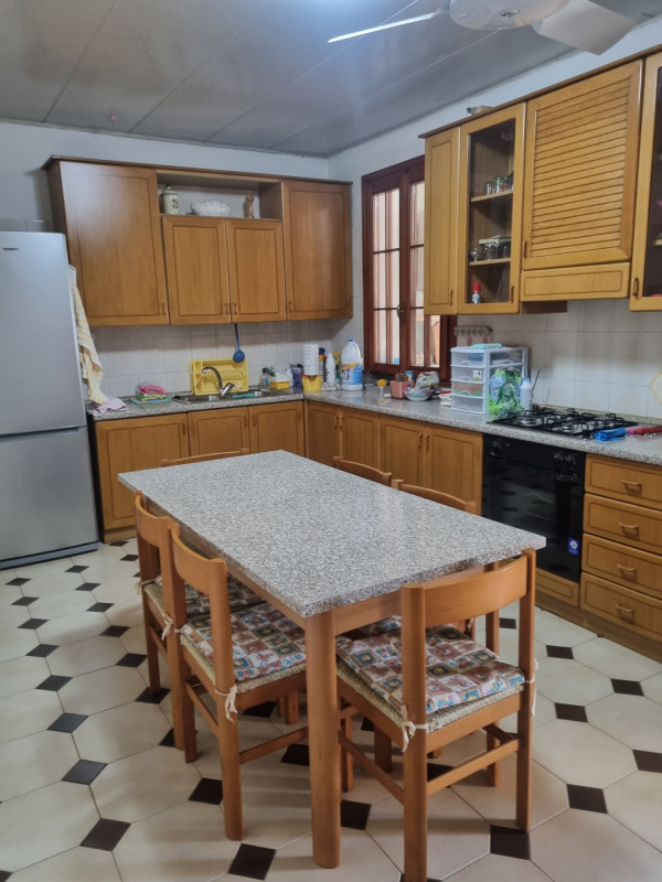 In vendita, proponiamo casa ACCOSTATA, completamente indipendente essa si distingue per la posizi...