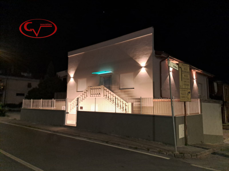 Villa in Vendita