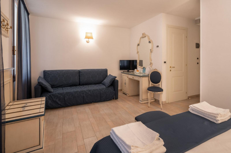 Scopri questa splendido immobile in vendita, situata nella storica zona di Venezia - Centro. Con ...
