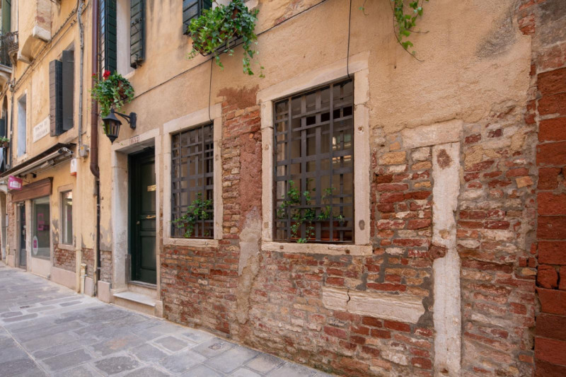 Scopri questa splendido immobile in vendita, situata nella storica zona di Venezia - Centro. Con ...