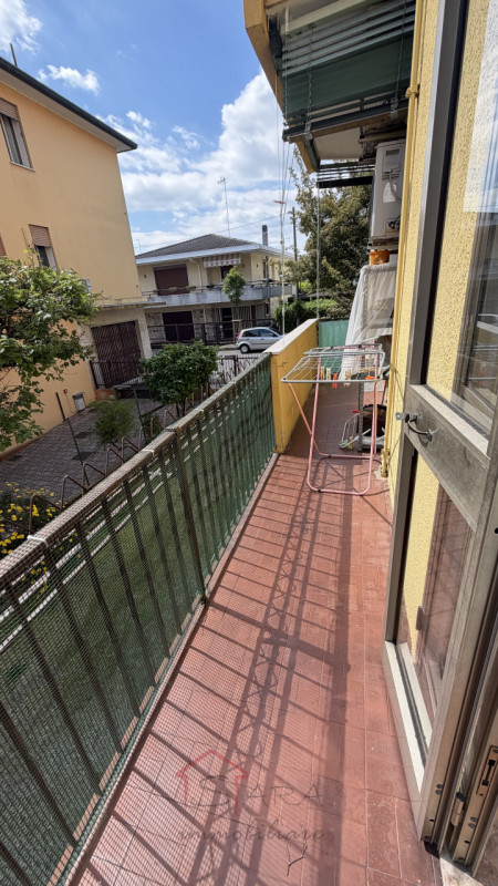 3 CAMERE IN APPARTAMENTO ARREDATE IN AFFITTO

Nel cuore del quartiere San Carlo, in posizione com...