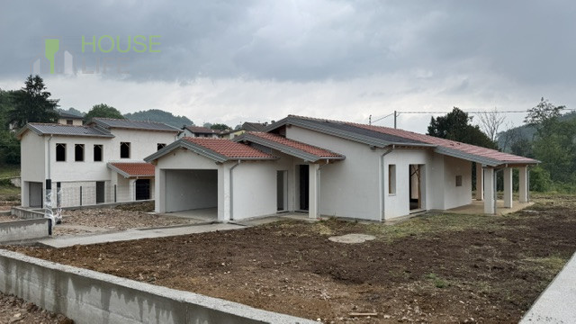 MONTE DI MALO – Loc. Priabona: Proponiamo in vendita una splendida VILLETTA singola, situata nell...