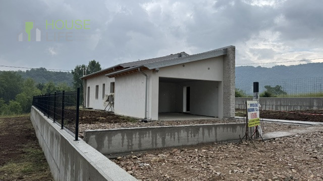 MONTE DI MALO – Loc. Priabona: Proponiamo in vendita una splendida VILLETTA singola, situata nell...