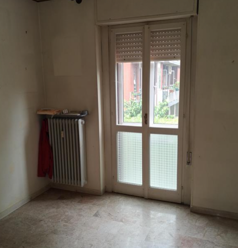 Rif. A.A.4225-242

Vendesi all'asta appartamento al 1° piano con garage in data 11 giugno 2026

D...