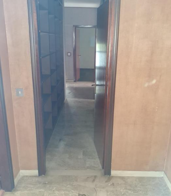 Rif. A.A.4225-242

Vendesi all'asta appartamento al 1° piano con garage in data 11 giugno 2026

D...
