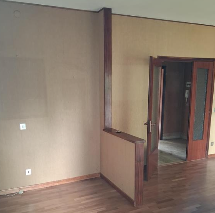 Rif. A.A.4225-242

Vendesi all'asta appartamento al 1° piano con garage in data 11 giugno 2026

D...