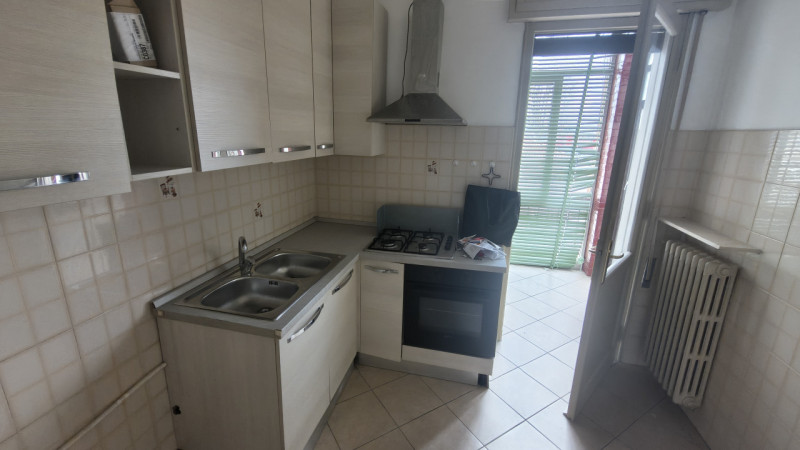 Scopri questo interessante appartamento quadrilocale situato al secondo e ultimo piano di una pal...