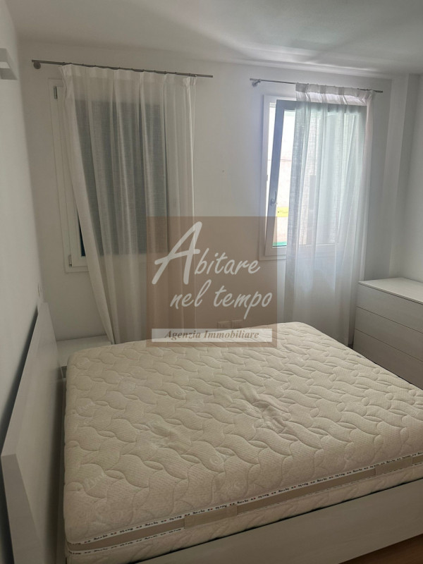 CITTADELLA (PD) - CENTRO 

Proponiamo in locazione un raffinato appartamento bicamere al piano te...