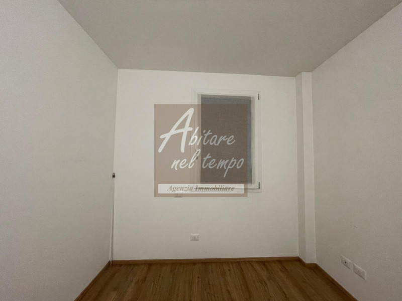 CITTADELLA (PD) - CENTRO 

Proponiamo in locazione un raffinato appartamento bicamere al piano te...